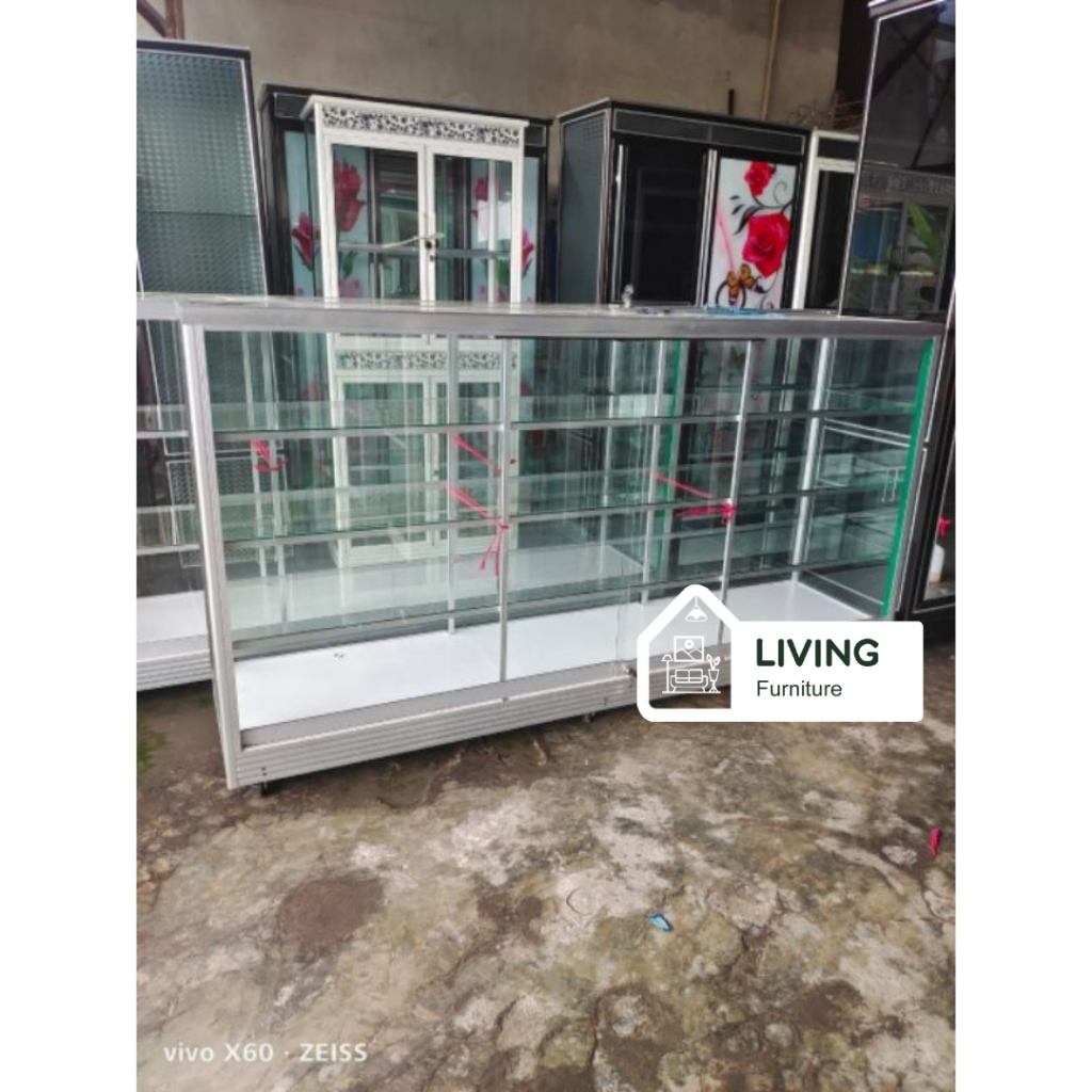 Etalase kaca 2 meter / etalsae kaca alumunium minimalis / etalase kaca pakai roda / etalase toko
