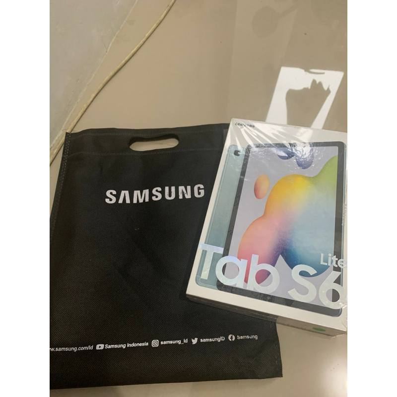 Samsung galaxy tab s6 lite (kondisi second dan lcd retak)