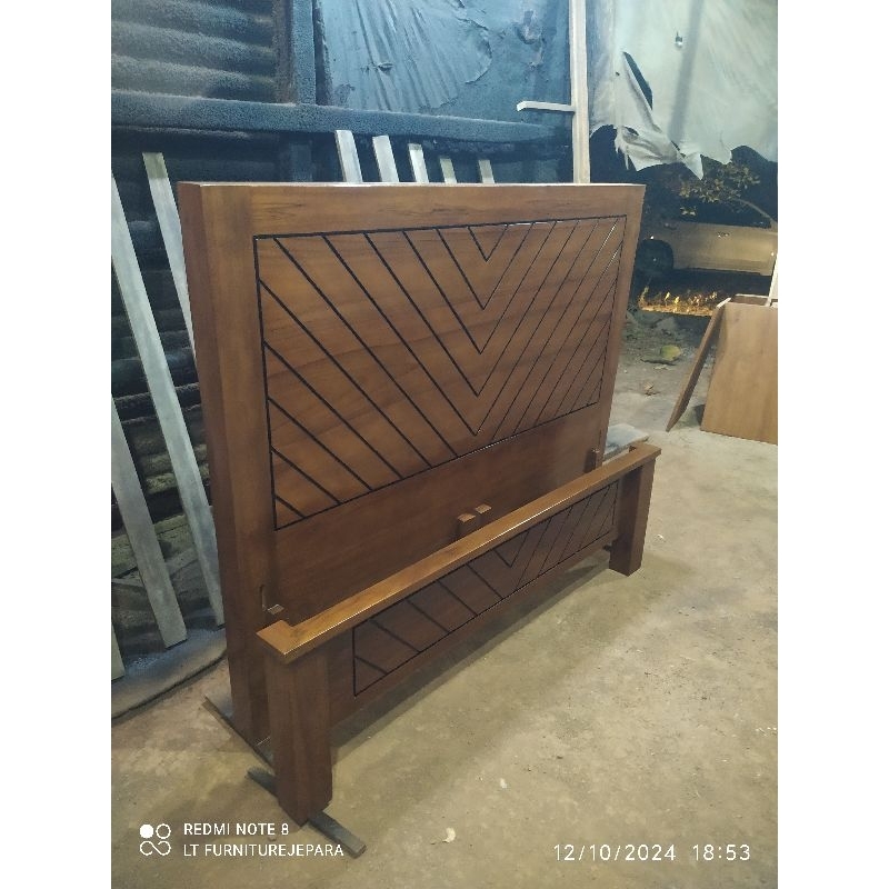 TEMPAT TIDUR MINIMALIS / DIPAN MINIMALIS / TEMPAT TIDUR MINIMALIS KAYU JATI