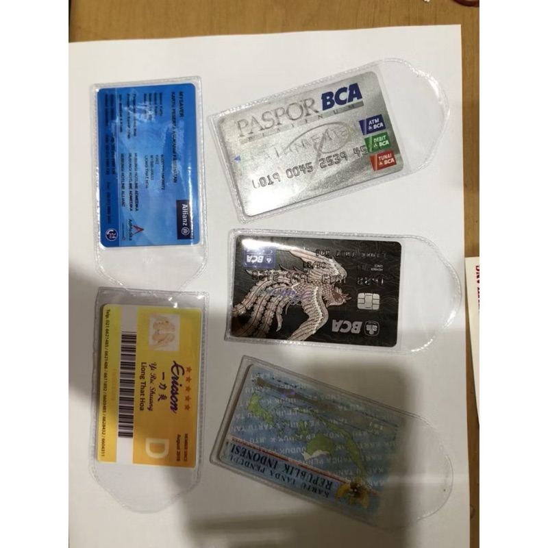 

GS (PLASTIK TEBAL) SAMPUL COVER KTP/PLASTIK KARTU KTP SIM ATM ID CARD PELINDUNG KARTU SERBAGUNA ANTI GORES