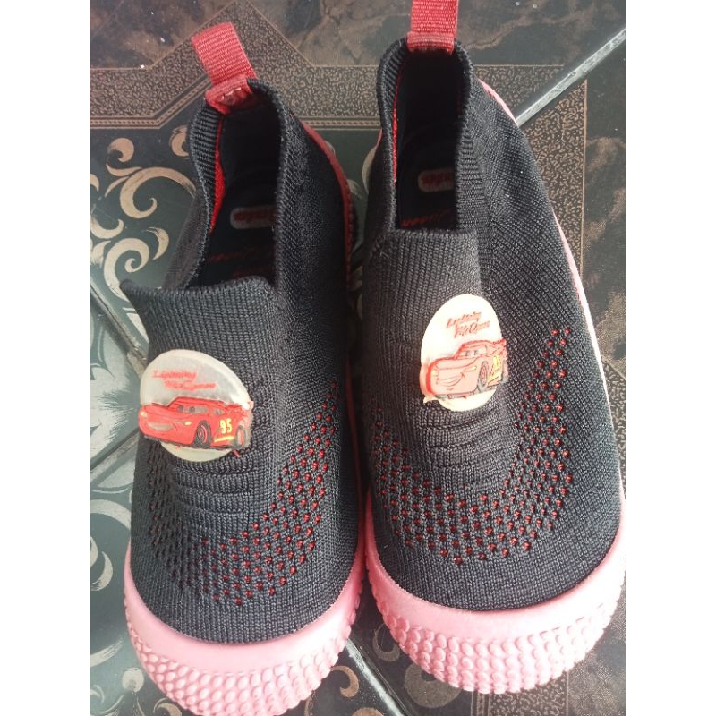 sepatu anak laki2 bubble gumers preloved