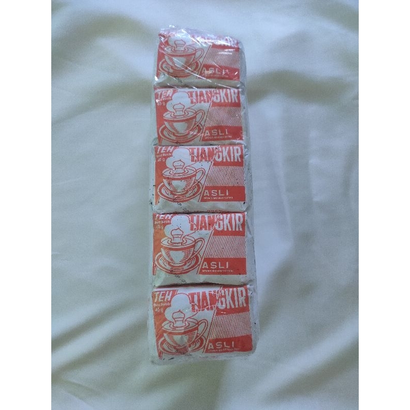 

Teh Tjangkir 1 slop isi 10 x 40gr Teh Cangkir 1 pack