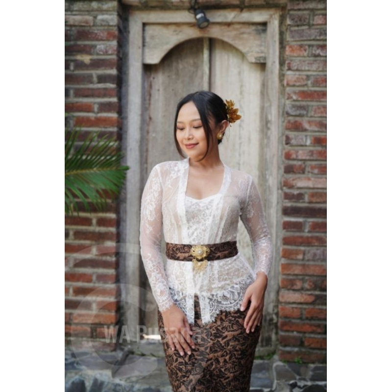 Kebaya Brokat Santily Putih