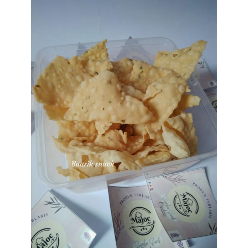 

keripik bawang/pangsit bawang / pangsit bawang original / keripik pangsit bawang / keripik pangsit bawang original BAARIK SNACK