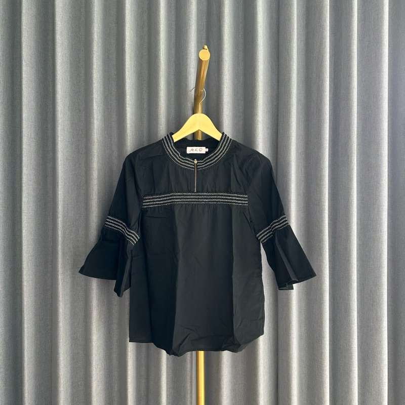 𝙋𝙍𝙀𝙇𝙊𝙑𝙀𝘿 MKO Black Parachute Zipper Black Top Blouse Simple Casual Fashion Wanita