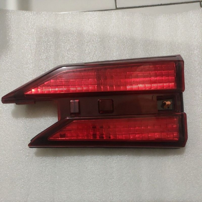 Lampu Reflektor All New AVANZA VELOZ XENIA KIRI 2019- 2020 LAMPU MOBIL segitiga