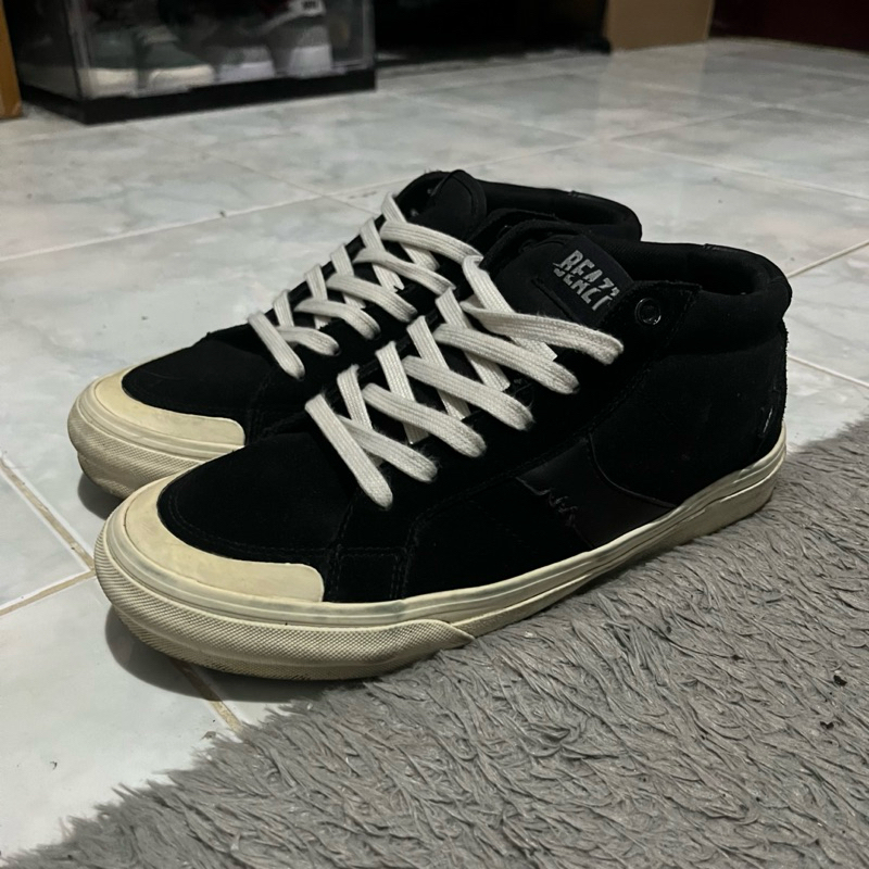 sepatu beazt radix mid