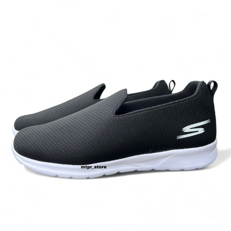 Sepatu Slip-On Hitam Putih