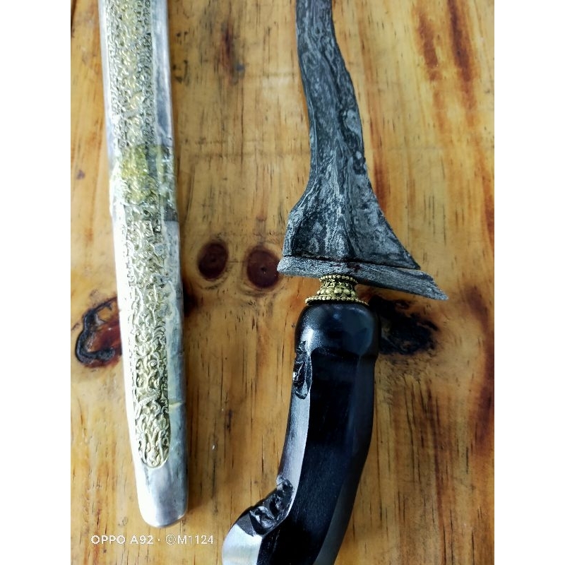 Keris sepuh Pulanggeni Luk 5.