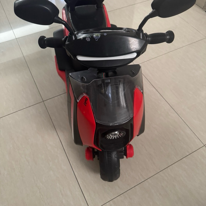 sepeda motor anak listrik charge baterei