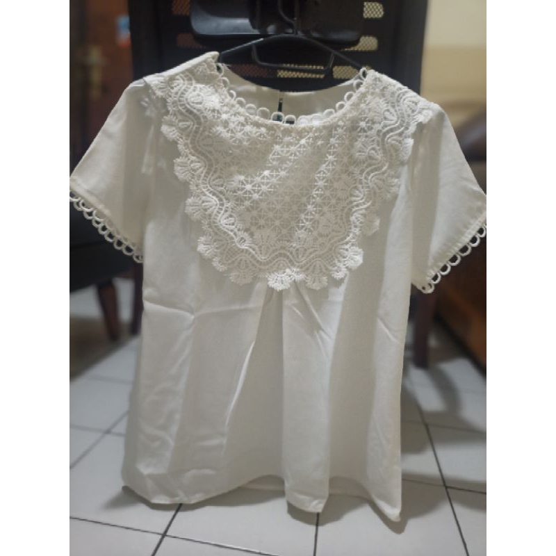 PL blouse putih