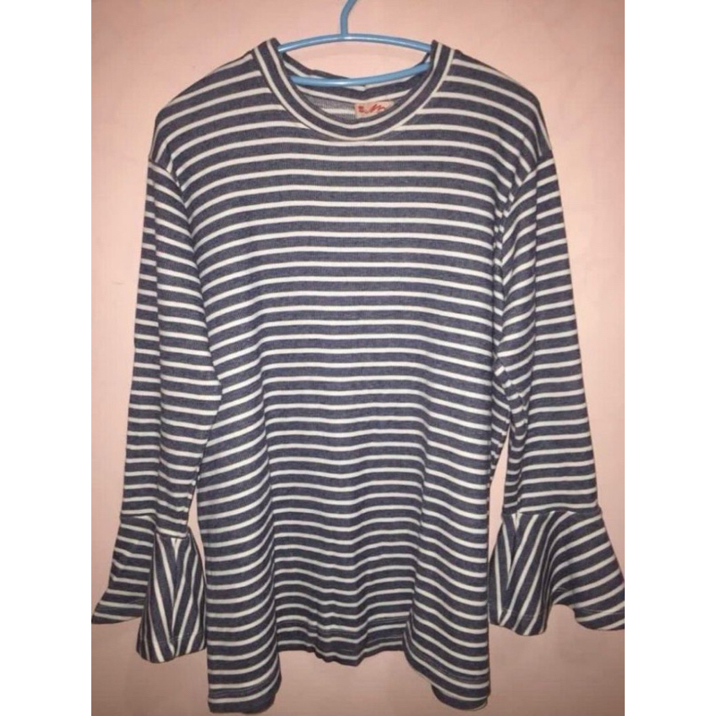 Kaos Lengan Panjang Garis-Garis