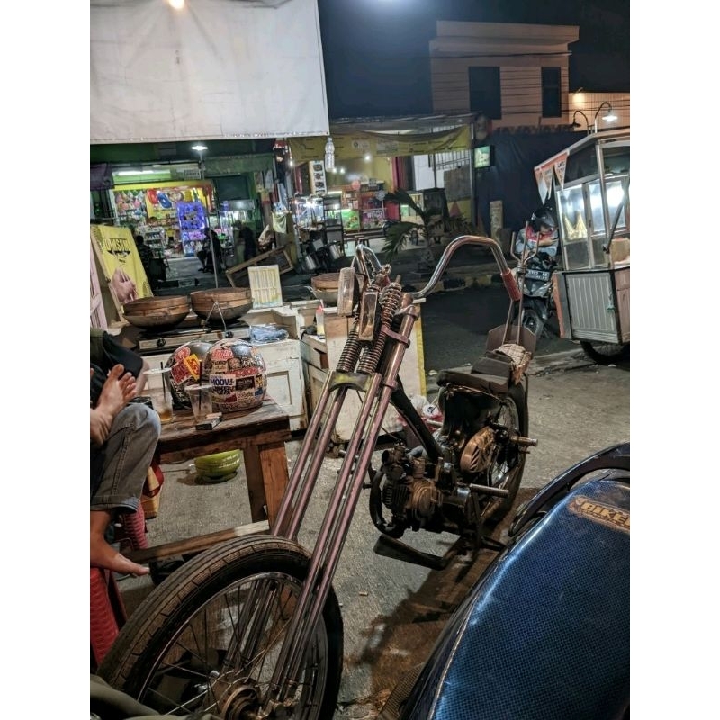 DNS CUSTOM GARAGE- stang chopper, stang custom, stang pullback chopper