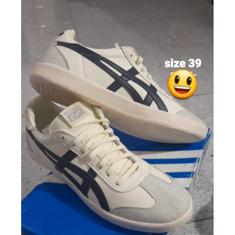 sepatu thrift / second size 39