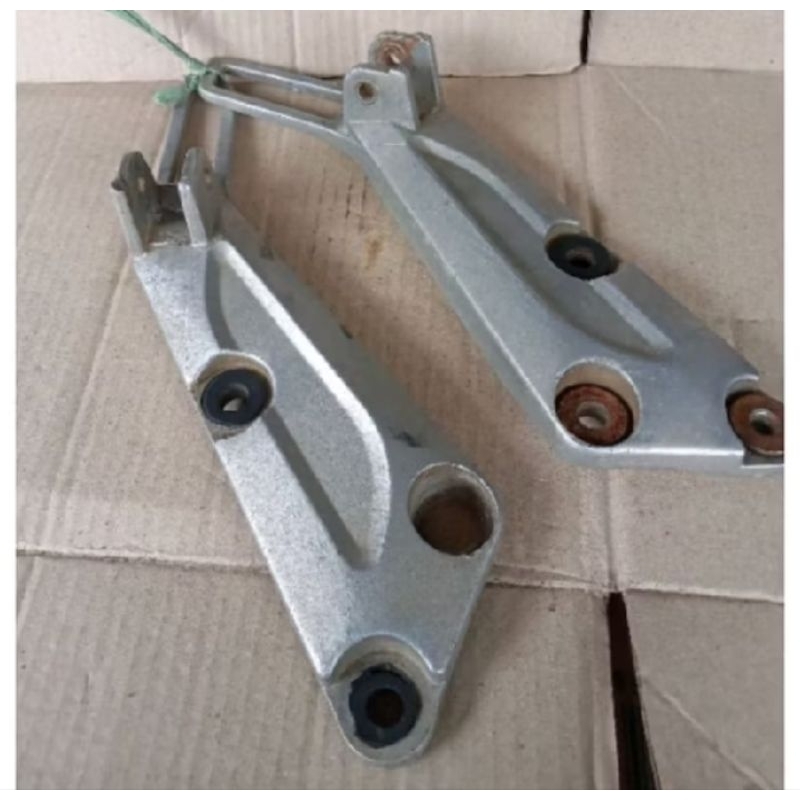 fustep step bagian belakang Honda Supra fit lama original copotan motor siap pakai no minus