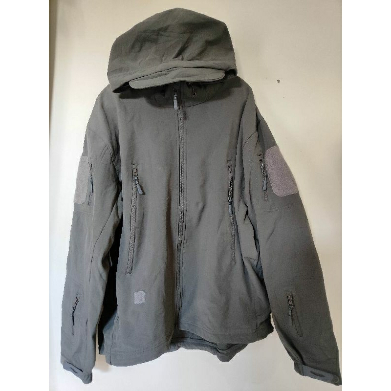 

ZARA TAG CUT LIKE NEW