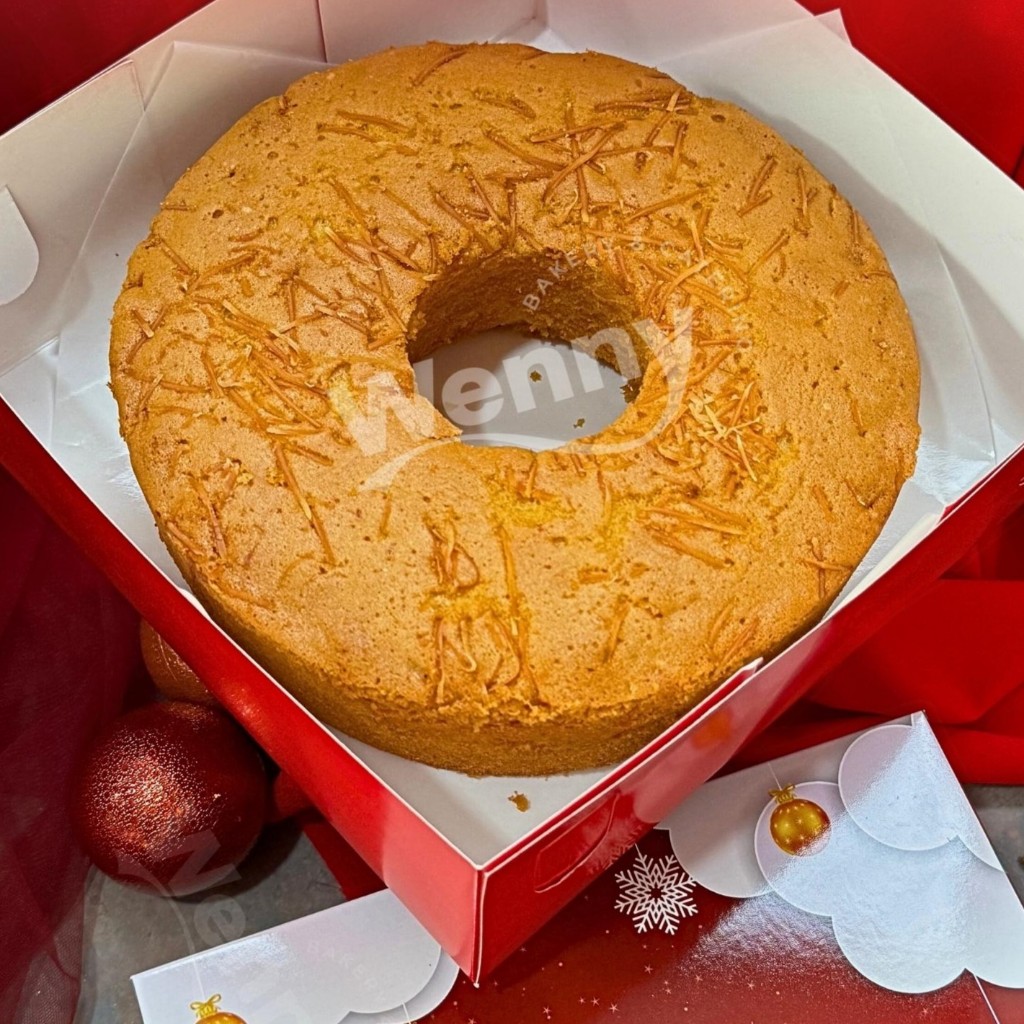 

Kue Bolu Jadul Keju - Hampers Natal Wenny Cake