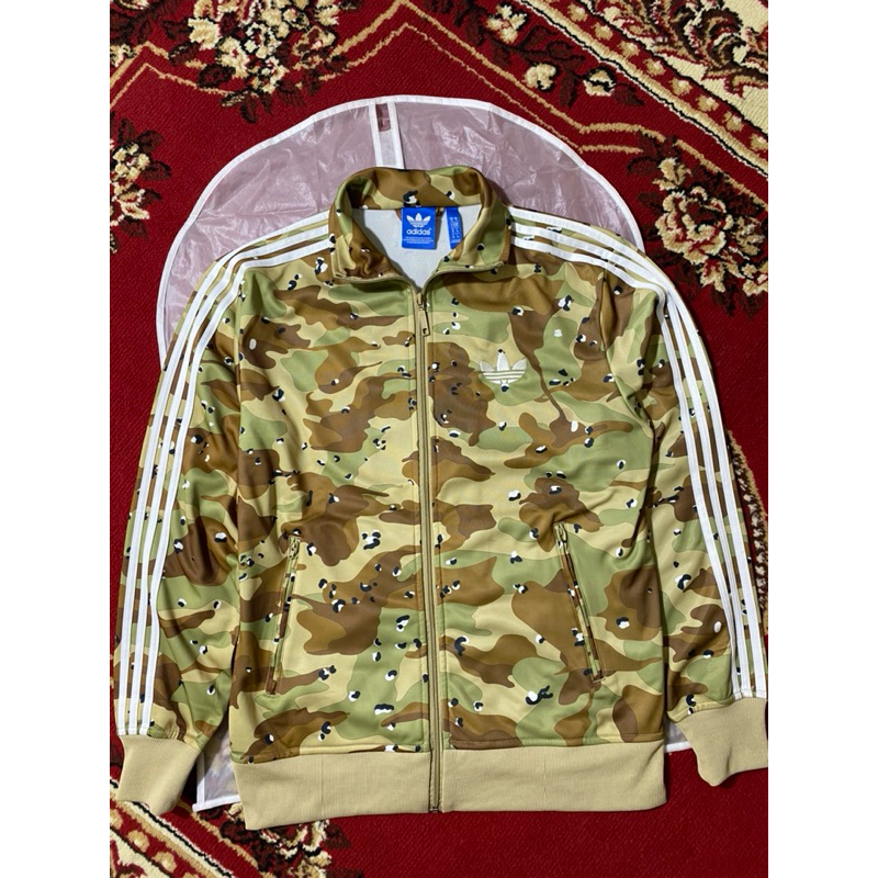 tracktop adidas firebird camo