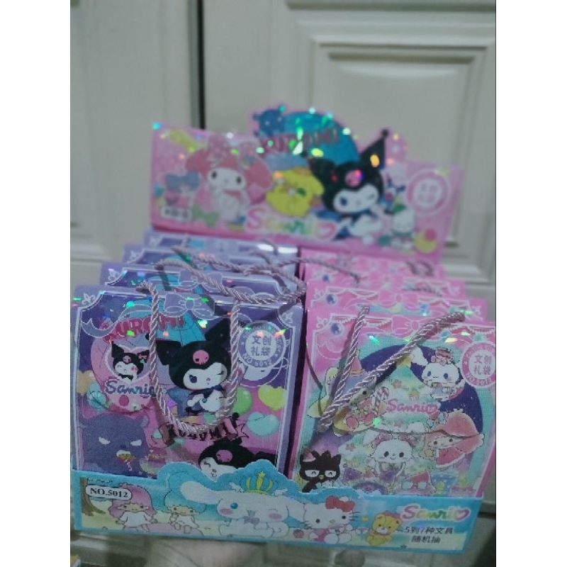 

Blind Box Alat Tulis Sanrio