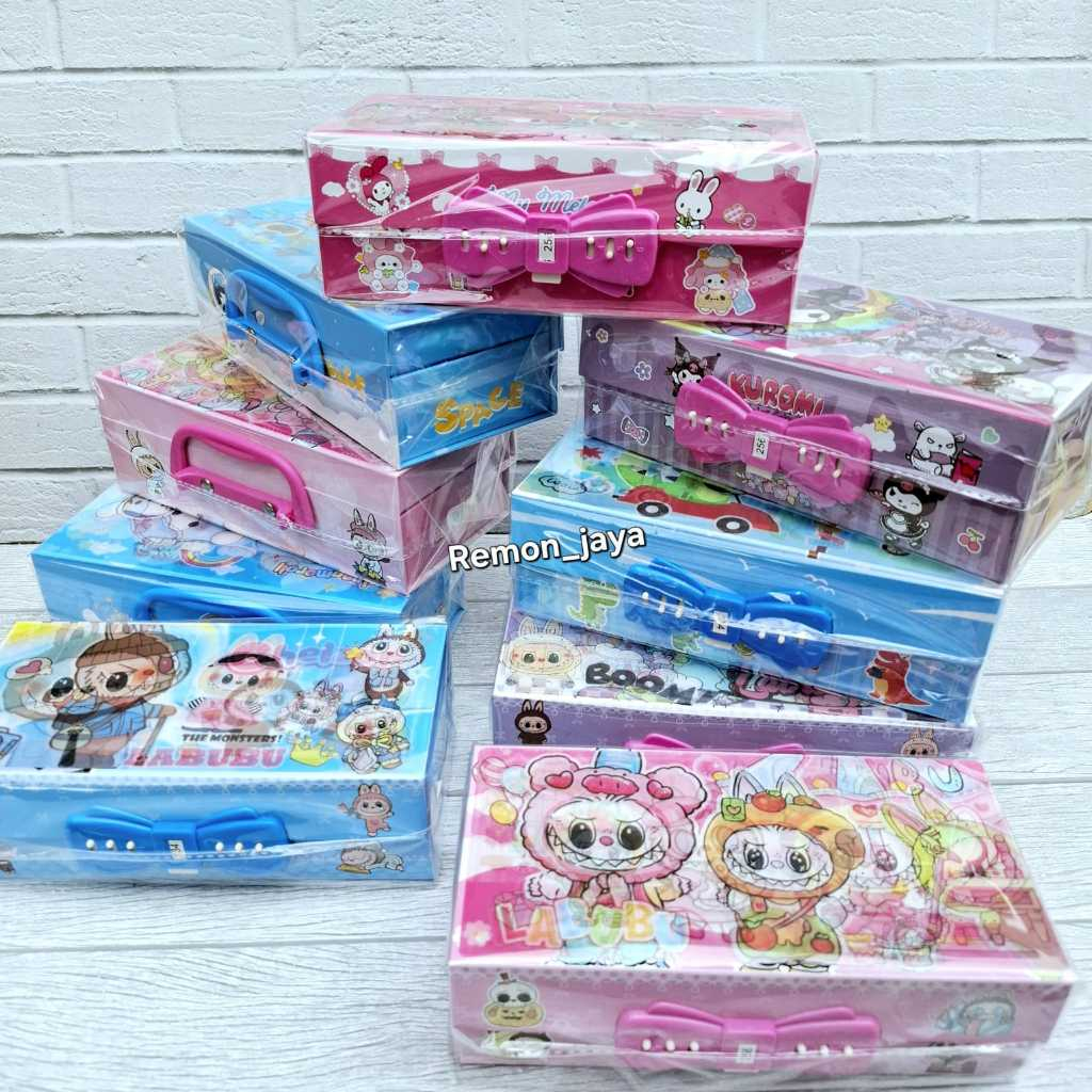 

4ds! Kotak Pensil 3D/ Tempat Pensil Kode Karakter 3 tingkat gambar karakter banyak pilihan