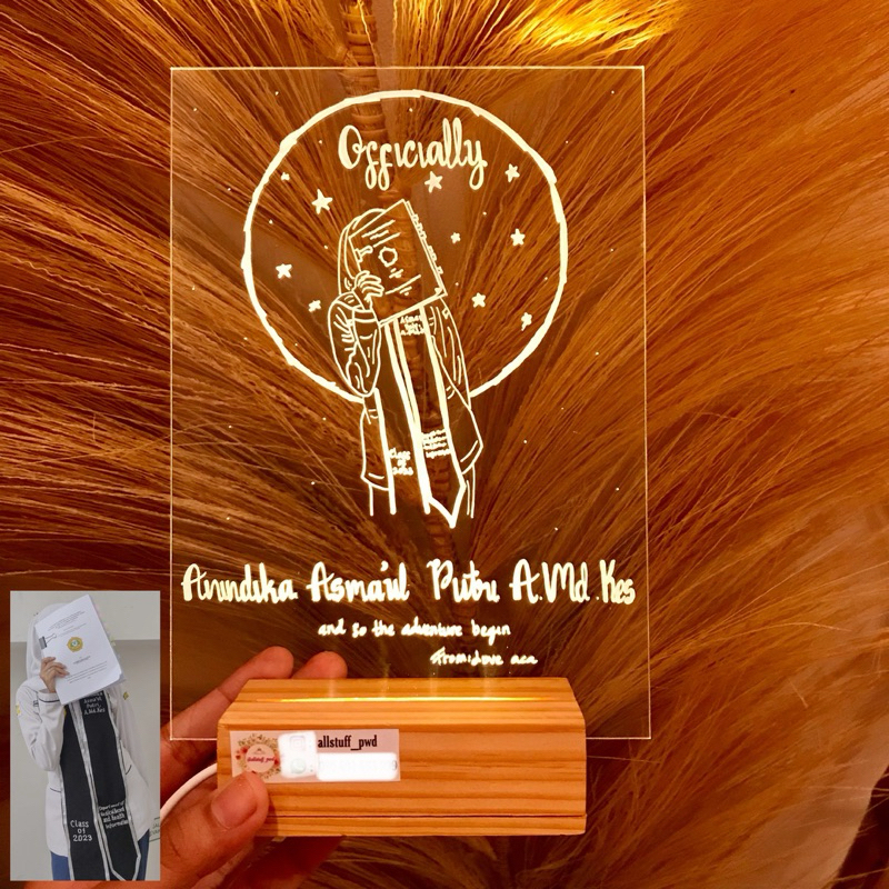 

Kado Akrilik Custom LED ukuran A5 (21x15cm)