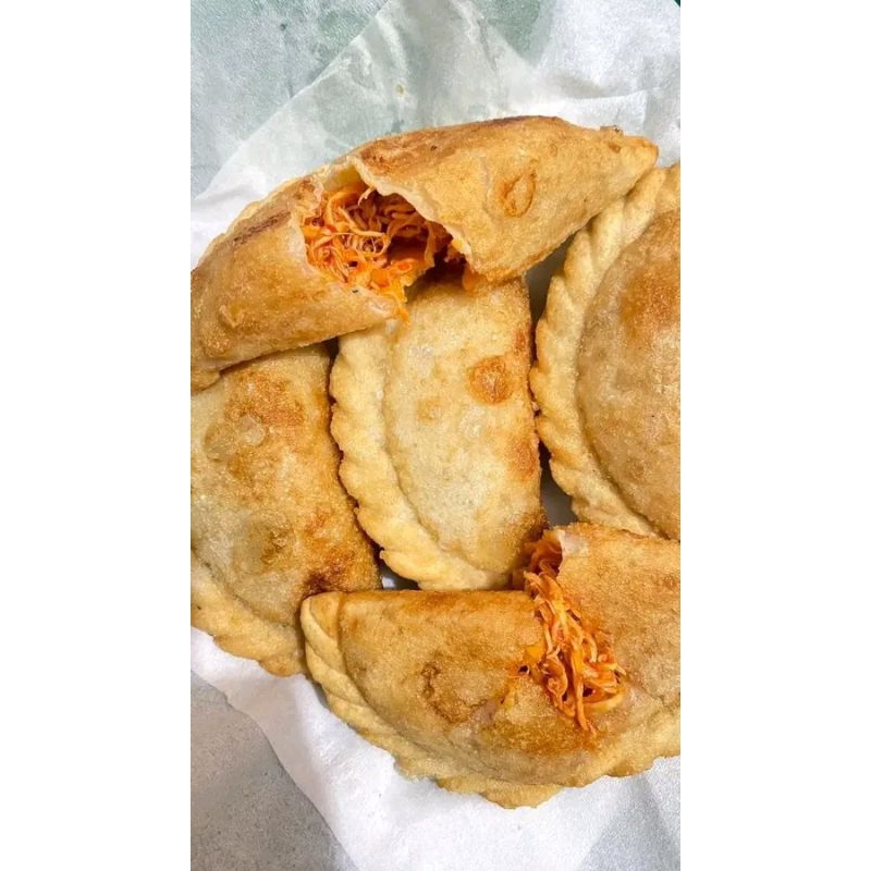 

cireng jumbo isi ayam suwir rasa pedas isi 5pcs