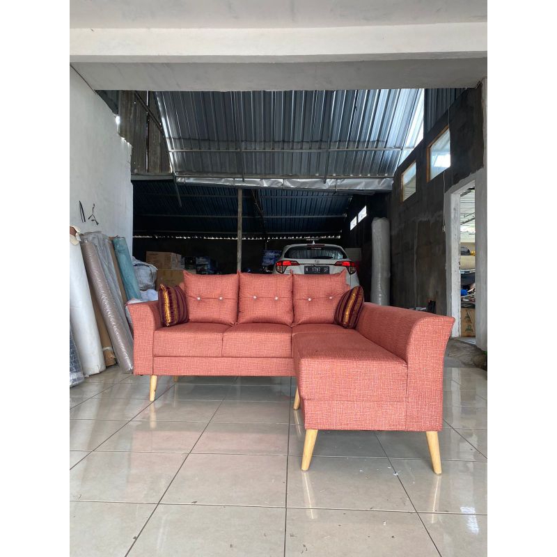 sofa selonjor minimalis