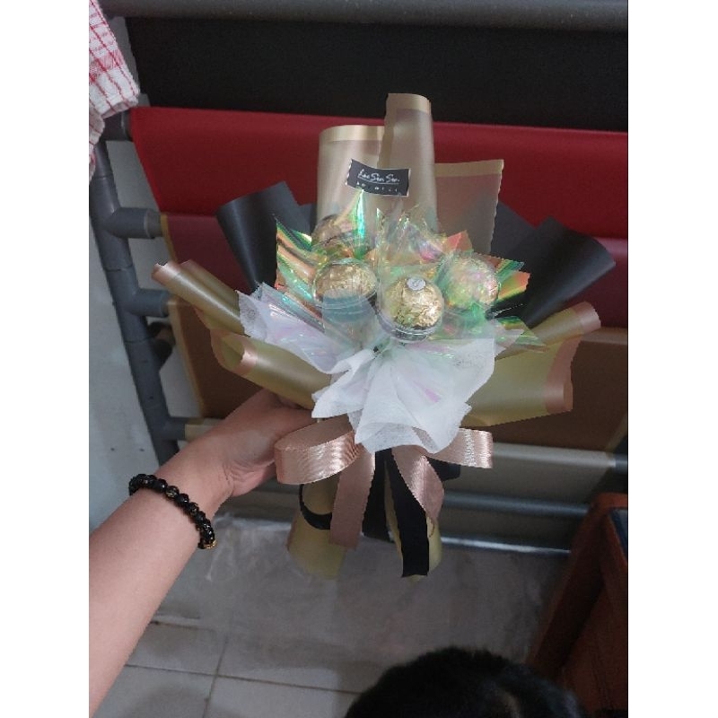 

BUKET COKLAT FERERRO