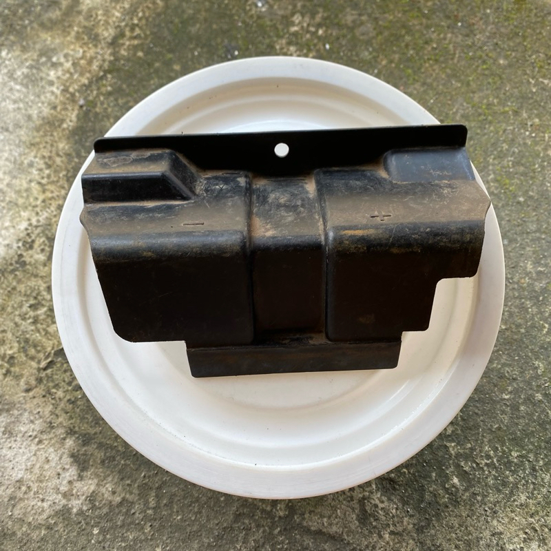 Cover tutup aki dalam bagasi honda revo lama original