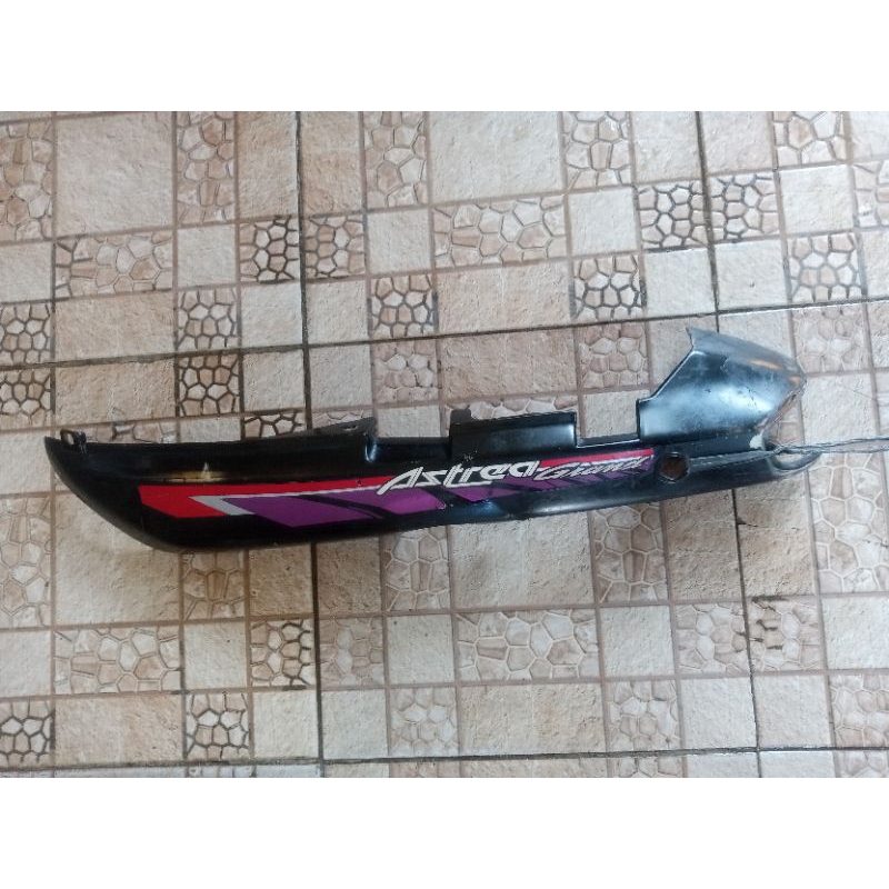 Cover belakang body bekas cabutan Grand bulus tahun 1993 1994 Kiri saja original