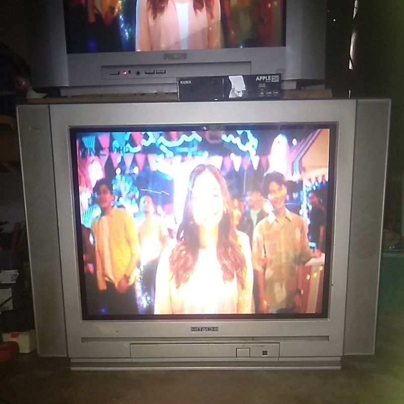 tv tabung slim 21 inch HITACHI SECOND