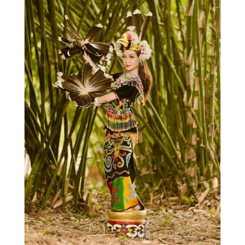 BAJU ADAT DEWASA CEWEK / BAJU ADAT DAYAK KALIMANTAN
