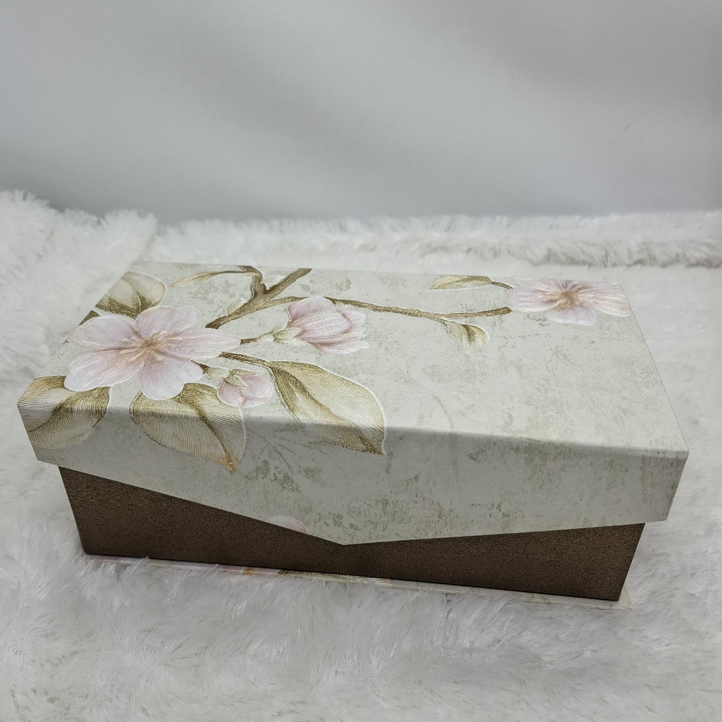 

box wallpaper MD 22x11x8cm / kotak kue lapis separo / hamper imlek lebaran natal