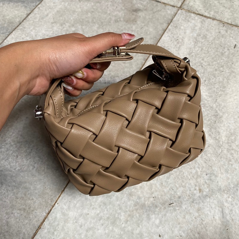 Madelyn Apurva Bag