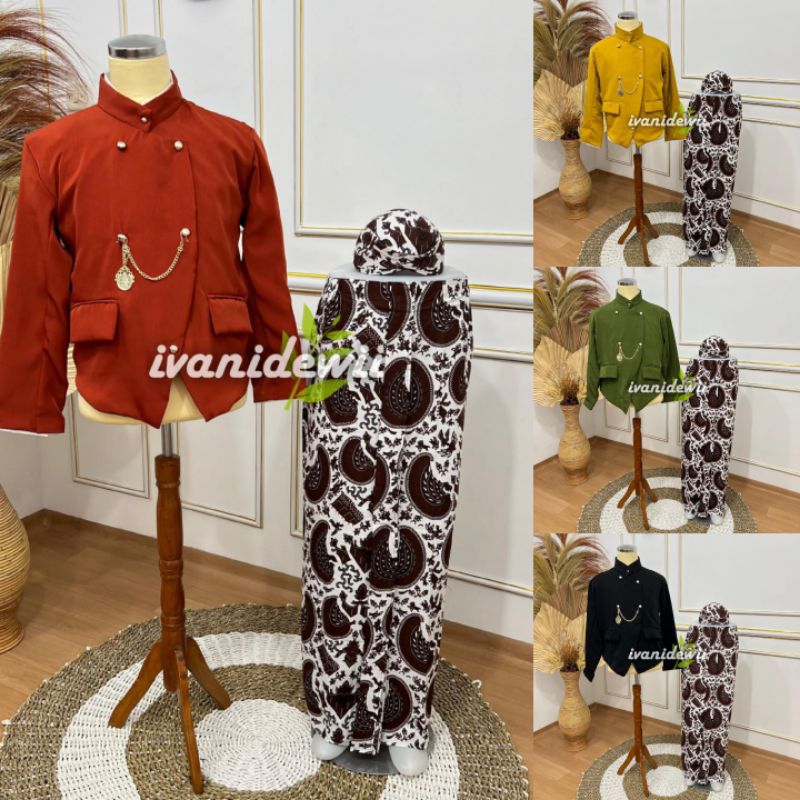 (1set, Cowok) Pakaian Adat Jawa / Beskap + Jarik + Blangkon + Free Benggol | Solo- Semen Putih