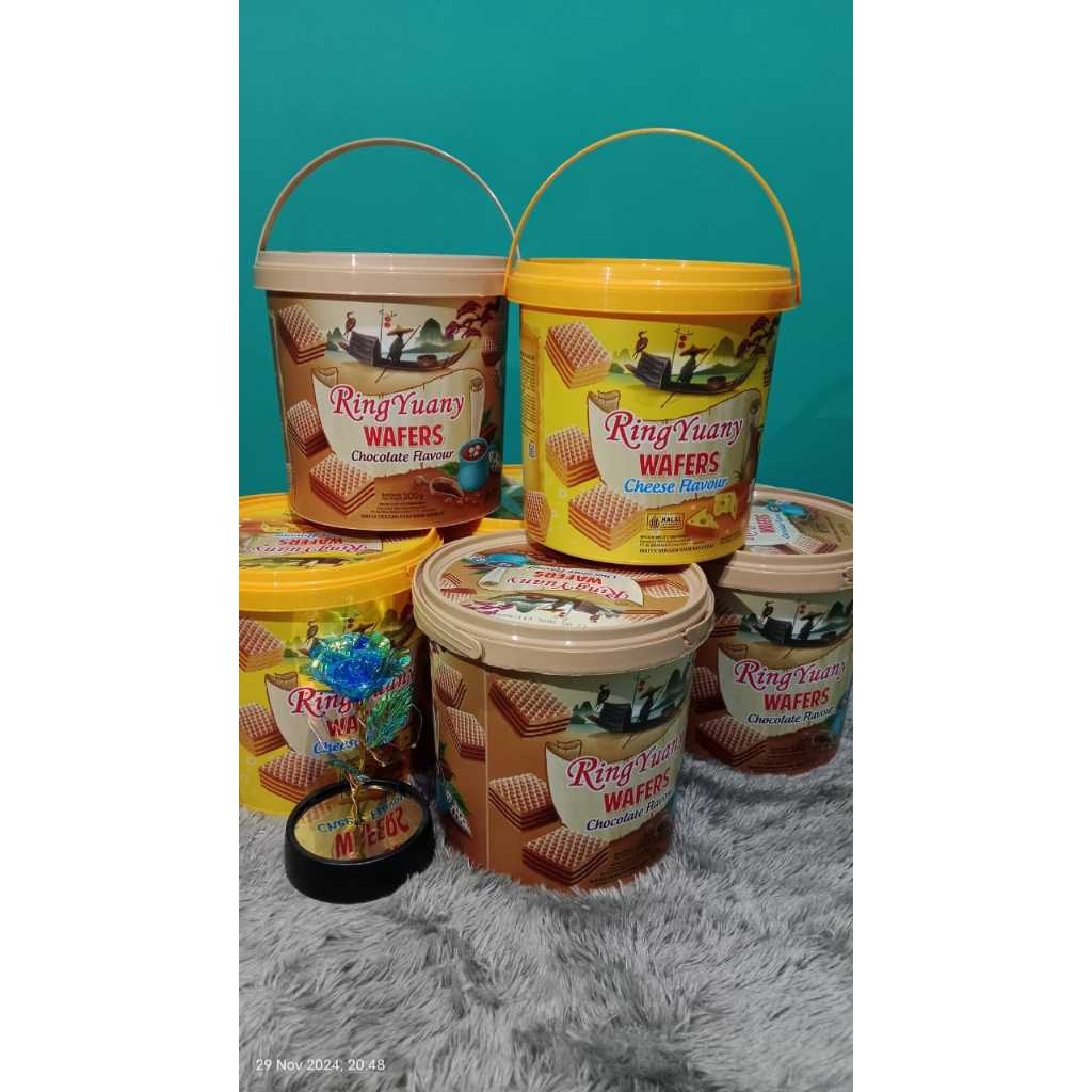 

RingYuany Wafers Cream 300g Biskitop 1 Dus isi 6 pack / Jajanan Hajatan / Jajanan Parcel