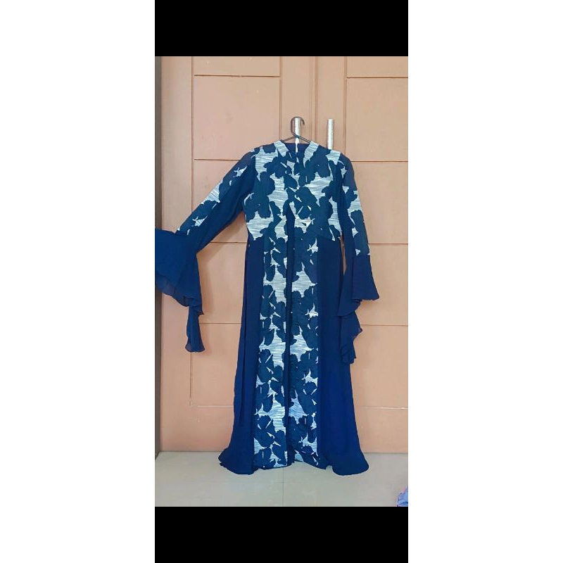 PRELOVED GAUN NAVY BUNGA