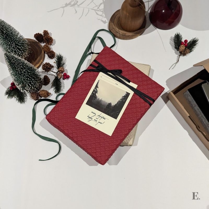 

Christmas Hampers by Envision Planner| End of Year Planner Notepad Calendar Bundle | New Year Gift