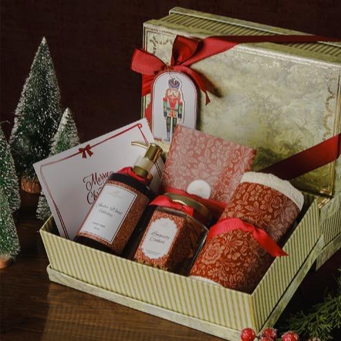 

Tivoli Golden Pine Hampers