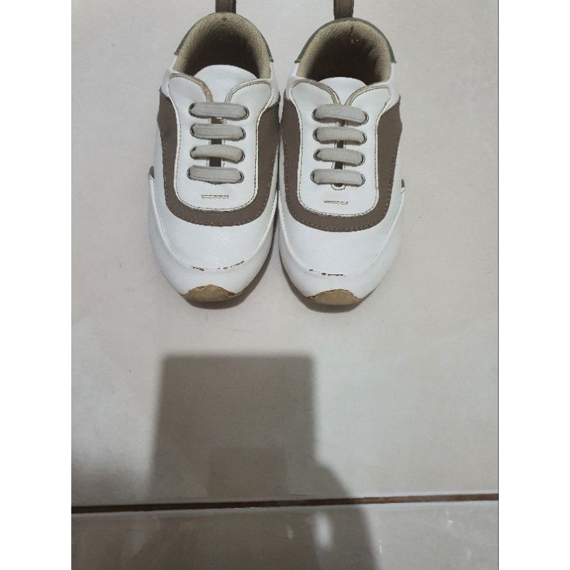 preloved HELLO MICI TODDLER SHOES KYOTO NO. 8