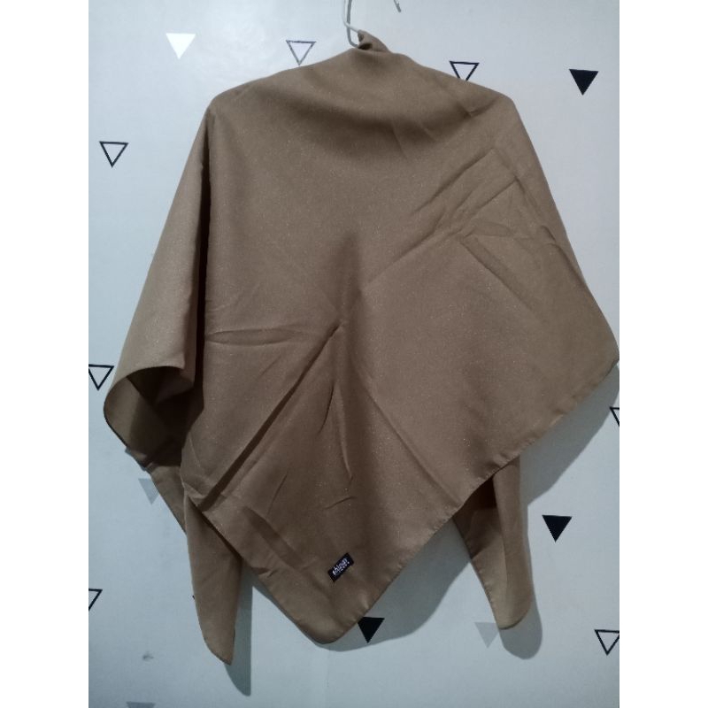 Hijab Segi Empat Glitter Shinar Glamour Preloved