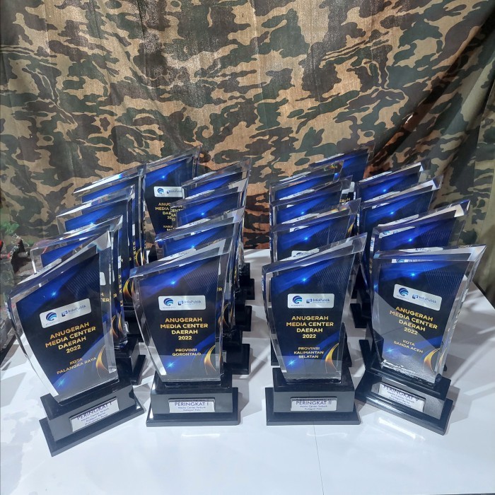 PLAKAT RESIN / PLAKAT RESIN CUSTOM / PLAKAT / TROPHY