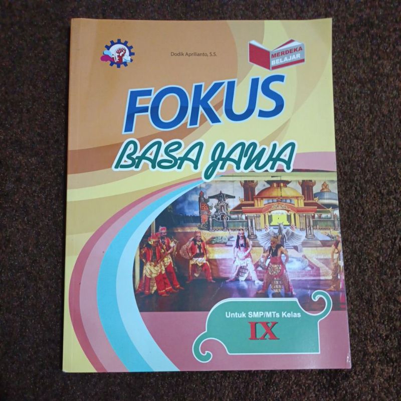 kurmer fokus bahasa jawa kelas IX/9