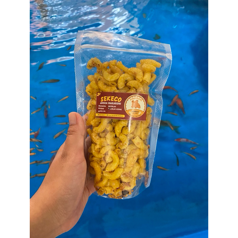 

makaroni /makaroni original daun jeruk/makaroni pedas daun jeruk/ makaroni seblak/ makaroni chilioil