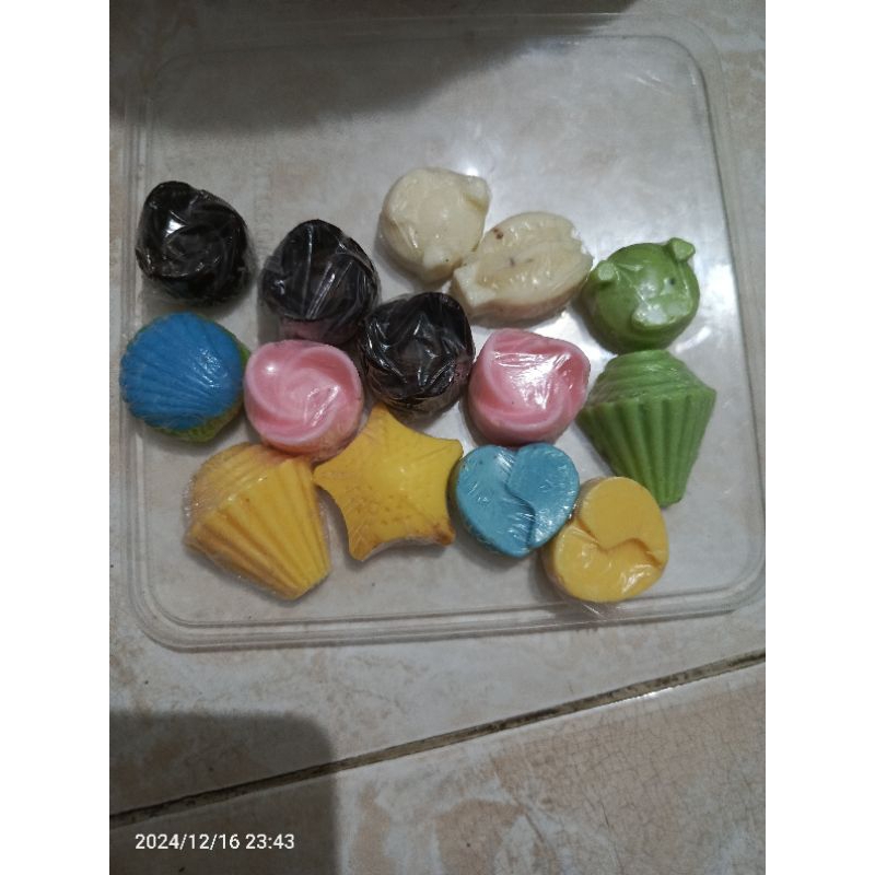 

coklat warna warni