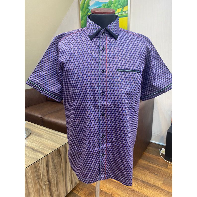KEMEJA PRIA LENGAN PENDEK WARNA UNGU