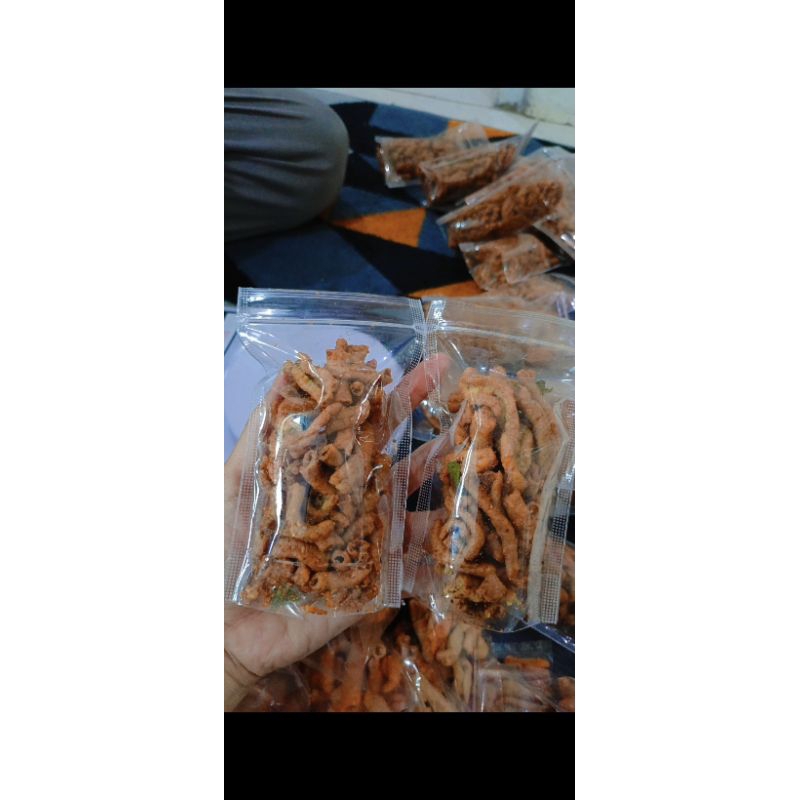 

usus Krispy gurih pedas bikin nagih 60gr