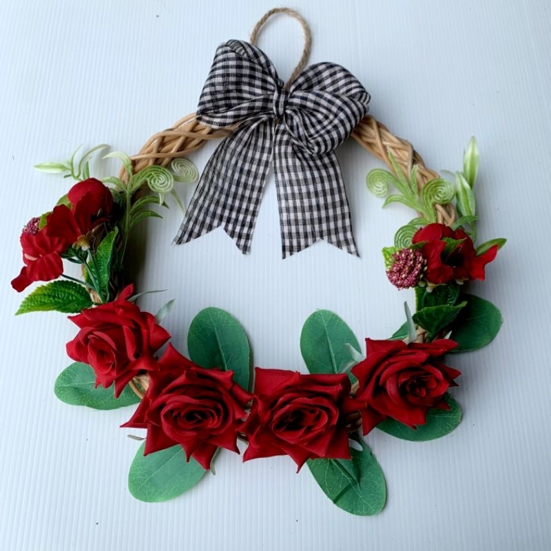 Hiasan pintu aesthetic bunga ring rotan dekorasi rumah