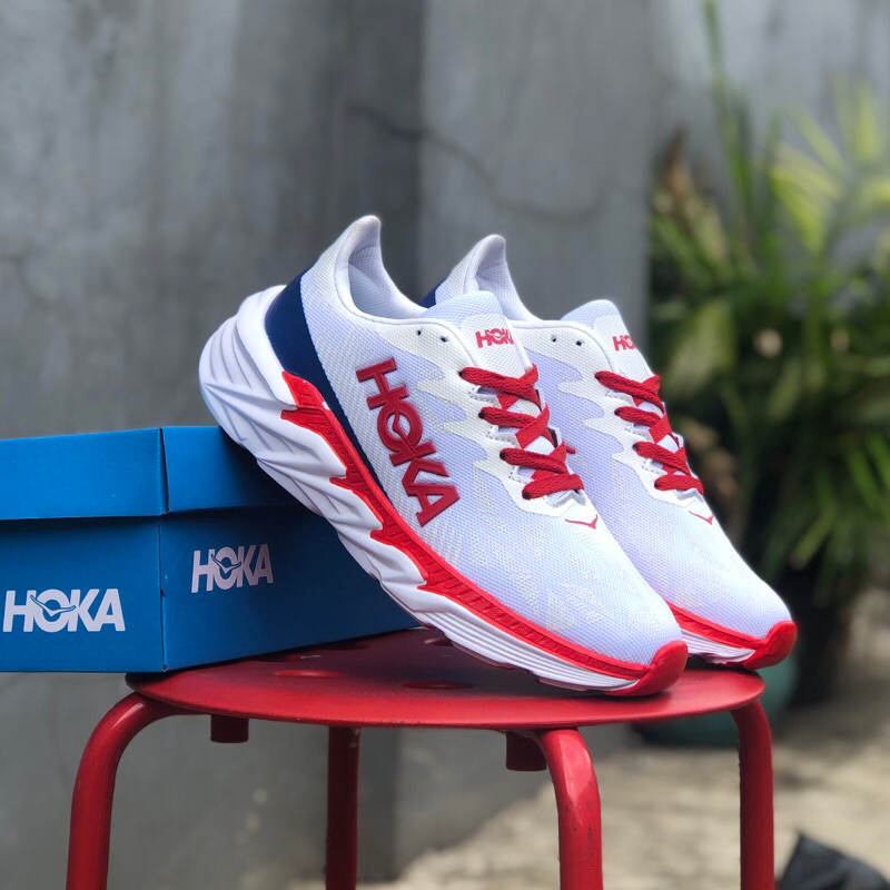 sepatu wanita putih merah