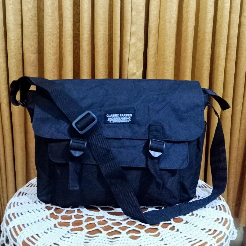 Tas Selempang Cowok bisa buat kerja ataupun Kuliah